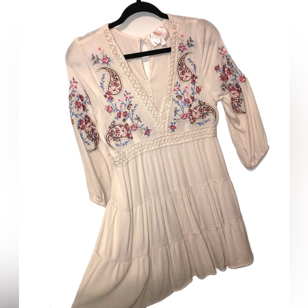 Audrey Parks x francesca’s Bohemian Embroidered Floral V-Neck Long Sleeve Dress